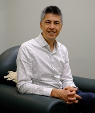 Book an Appointment with Ray Lee for Psychotherapy