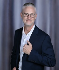 Book an Appointment with Darren Elliott for Love Loops Therapy – Registered Psychotherapy (Ontario Only)